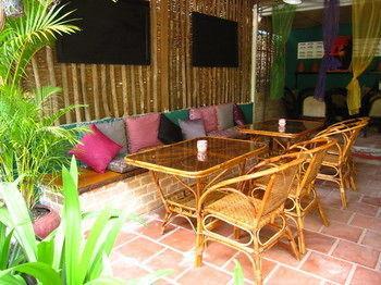 Sok San Hostel Siem Reap Exterior photo